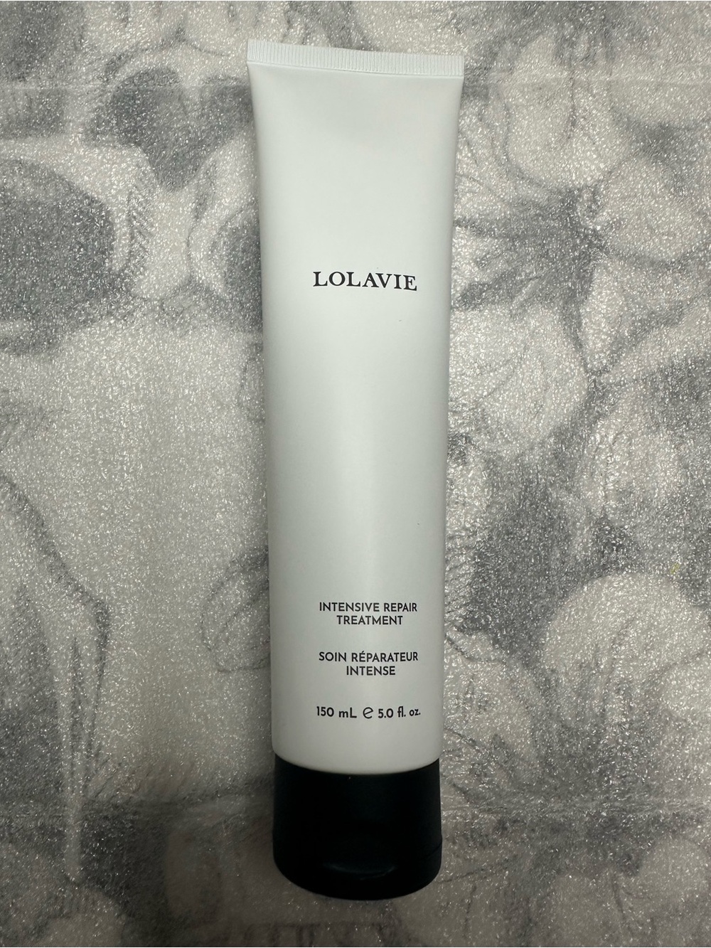 LOLAVIE Intensive Repair Treatment - White and Black